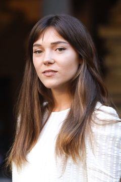 Synnøve Karlsen interpreta Cassie