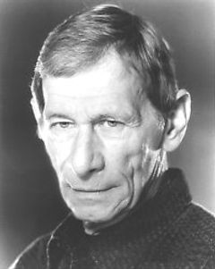 Ronald F. Hoiseck interpreta Vulcan Elder