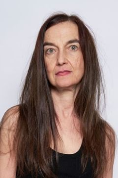 Anne Rotger interpreta Présidente du tribunal