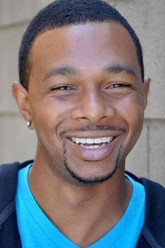 Darryll C. Scott interpreta Angry Cop's Partner (as Darryll Scott)
