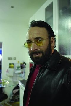 Antony Sher interpreta Dr. Moth