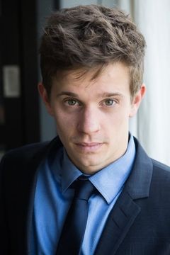 Jérémie Petrus interpreta Julien