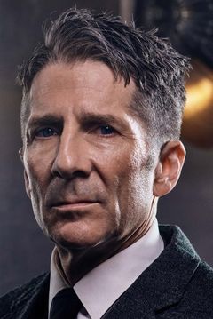 Leland Orser interpreta Lucien Dubenko
