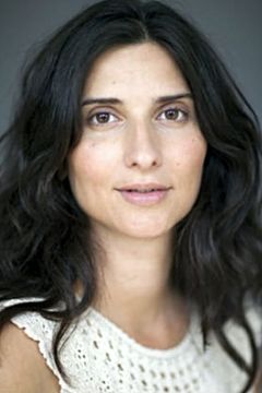 Sara Indrio Jensen interpreta Helena Lachlan