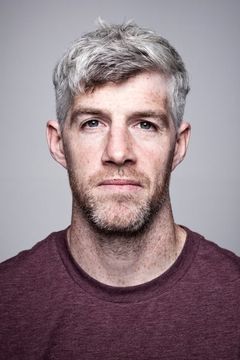 Kieran O'Reilly interpreta Skeletwolf / Skelettwolf