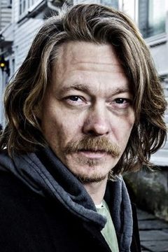 Kristoffer Joner interpreta Kristian Eikjord