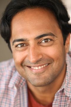 Abhimanyu Katyal interpreta Friendly Banker