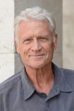 Robert Atzorn interpreta Casstorff, Hauptkommissar