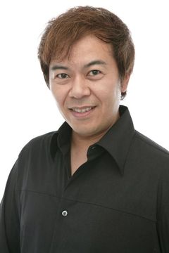 Nobutoshi Kanna interpreta Camus de Aquário