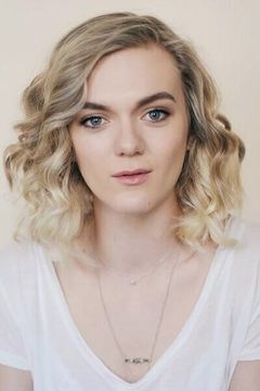 Chloe Harris interpreta Betsy Walters