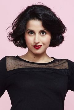 Nadia Roz interpreta Nora
