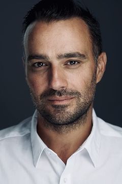 Francesco Giannini interpreta Family member (uncredited)