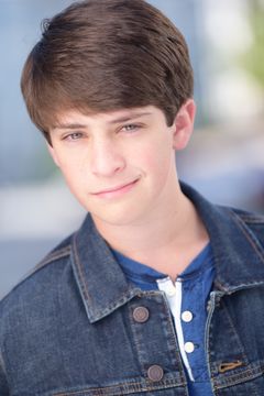 Matt Rossitch interpreta Young Eric