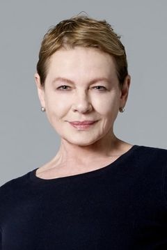 Dianne Wiest interpreta Nora Lewin