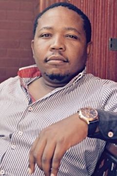 Presley Chweneyagae interpreta Militant Prisoner