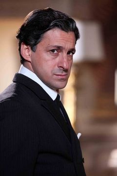 Yari Gugliucci interpreta Mariano
