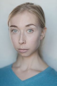 Bryony Miller interpreta Bessie, Johnson's Servant