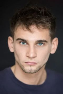 Freddie Thorp interpreta Garrett Foster