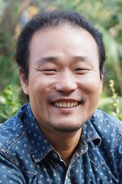 Yang Gwon-seok interpreta Old man