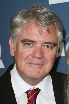 Michael Harney interpreta Steve
