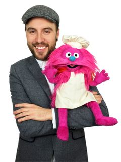 Warrick Brownlow-Pike interpreta UK Muppet Performer (voice)