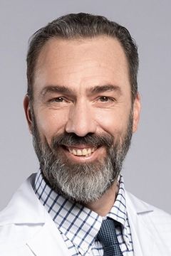 Alexandros Koch interpreta Elias Pasalidis
