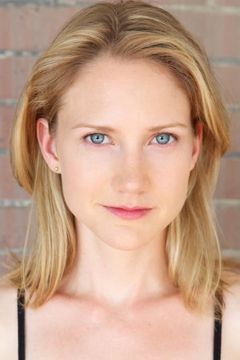 Sonja Bennett interpreta Samantha Walters