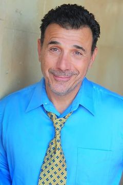 Mark DeCarlo interpreta Hugh Neutron (voice)