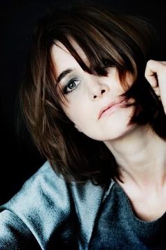 Nicole Marischka interpreta Evelyn Wissinger