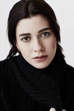 Gözde Mutluer interpreta Yasemin
