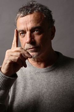 Franco Branciaroli interpreta Toni