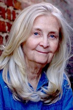 BettyLynn Allison interpreta Elderly Woman