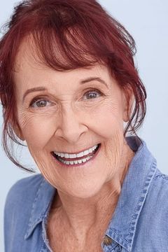 Ivy Jones interpreta Lois