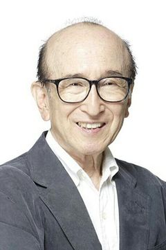 Tamio Ohki interpreta Maruchinbekku