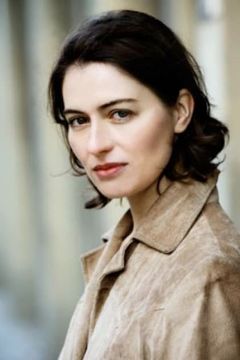 Esther Zimmering interpreta Sonia Bruckmann