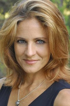 Jessica Steen interpreta Karen Cross
