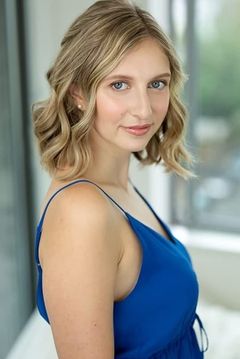 Corina Bizim interpreta Rachel Vine