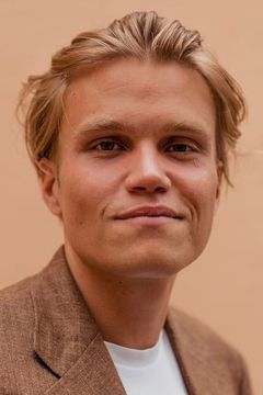Axel Granberger interpreta Marcus