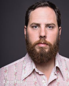 Aaron Fink interpreta Creep in Market (uncredited)