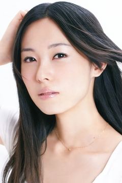 Minako Kotobuki interpreta Xú Yīyī (voice)