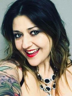 Chanelle Lamothe interpreta Slave Girl