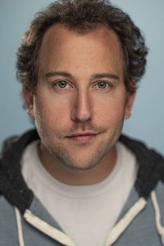 Brett A. Newton interpreta Harvard Student (uncredited)