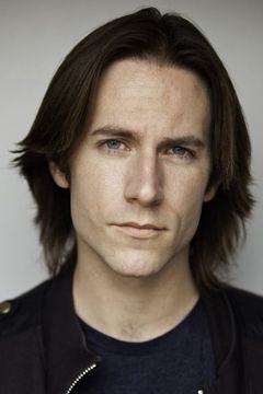 Matthew Mercer interpreta Additional Voices (voice)