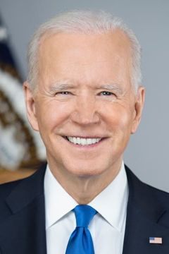 Joe Biden interpreta Self (archive footage) (uncredited)