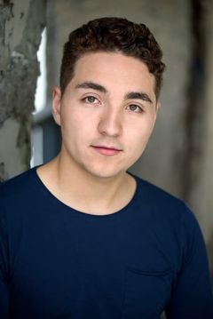 Jonathan Valvano interpreta Nathan