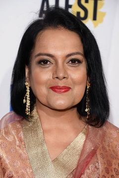 Sushmita Mukherjee interpreta Manju R. Sethi