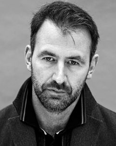 Gary Mullan interpreta Young Gunman