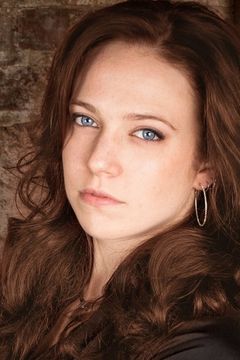 Hannah Scott interpreta Prisoner