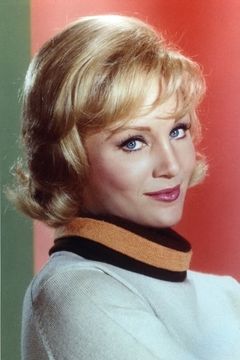 Susan Oliver interpreta Maria Macklin