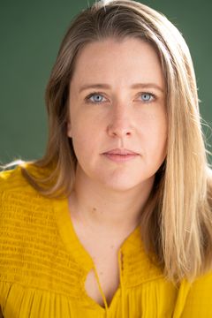 Megan Petersen interpreta Math Teacher